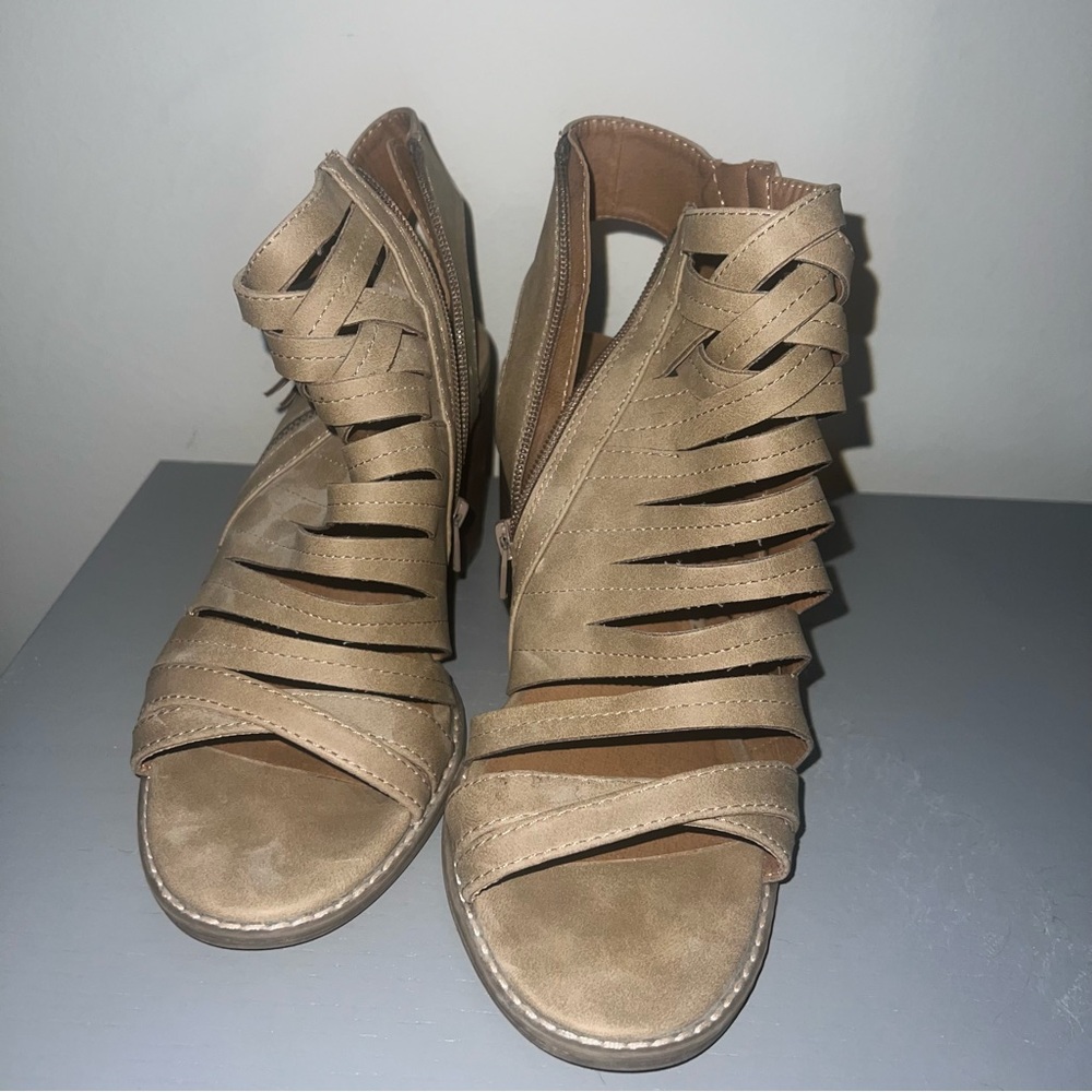 Universal Thread Block Heel Size 9.5